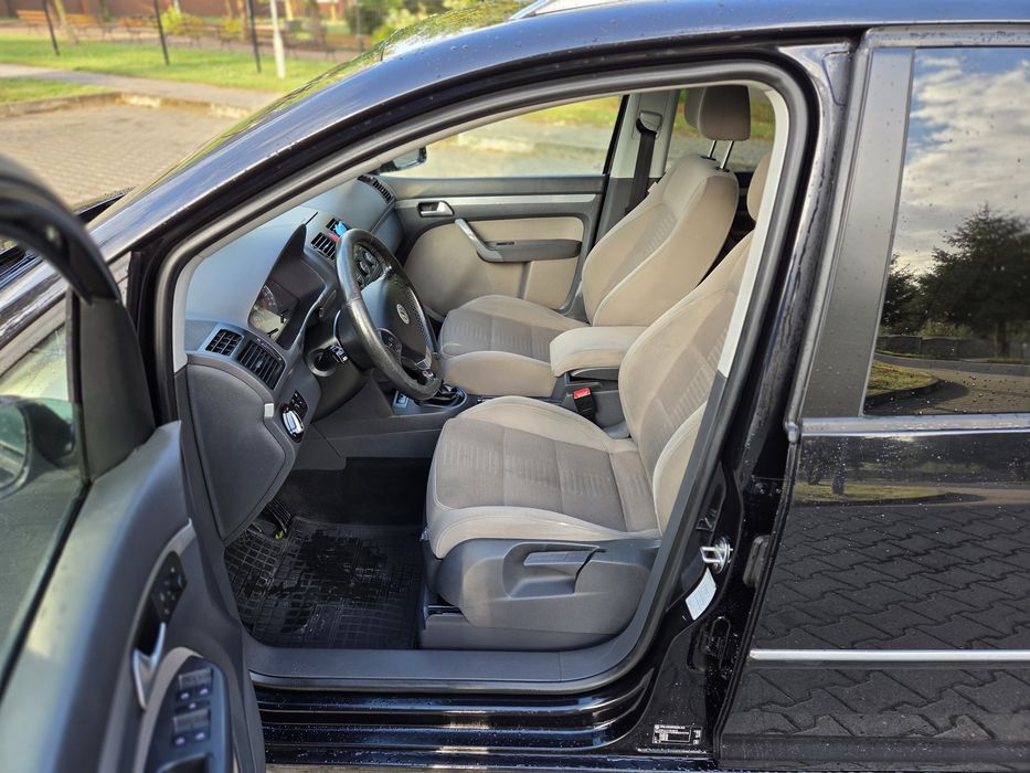 VW Touran  1 9 TDI 7 osobowy