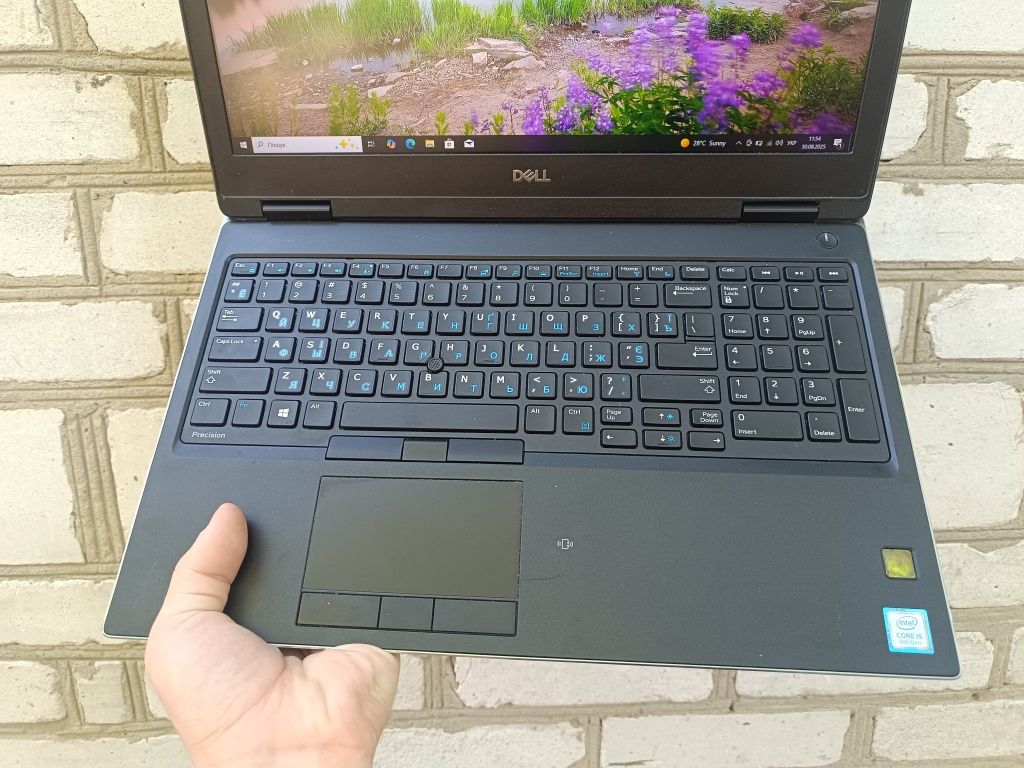 стан 9 з 10, Ігровий ноутбук DELL (i5 8400H/32/512/P2000 4GB)