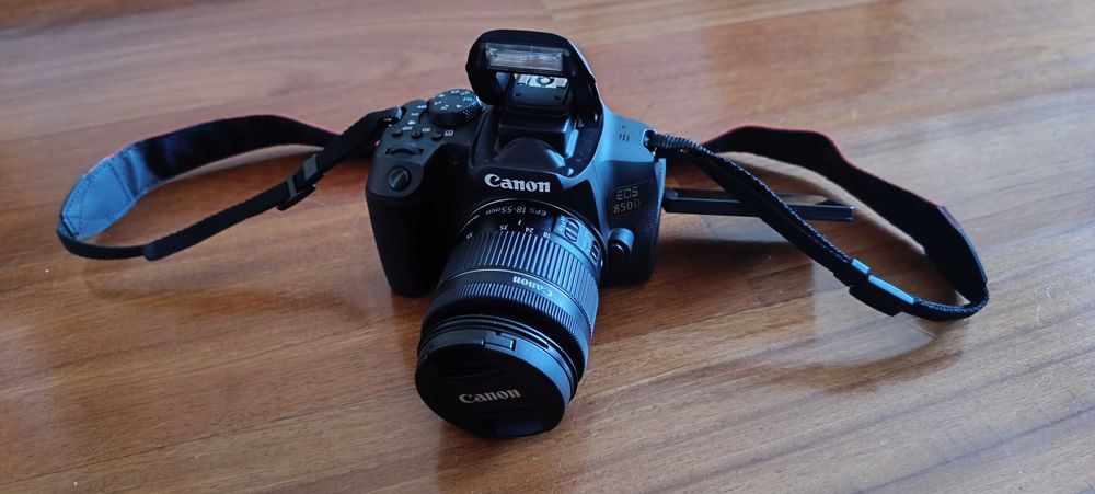 Máquina fotográfica Canon EOS 850D com 2 Objetivas - 24,1 MP