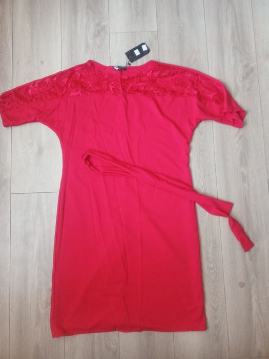 Червона сукня жіноча
