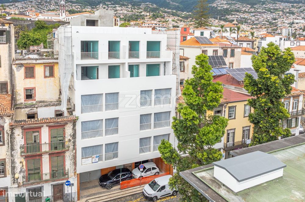 Loja Comercial B Funchal Colombo Residences piso inferior (342m2)