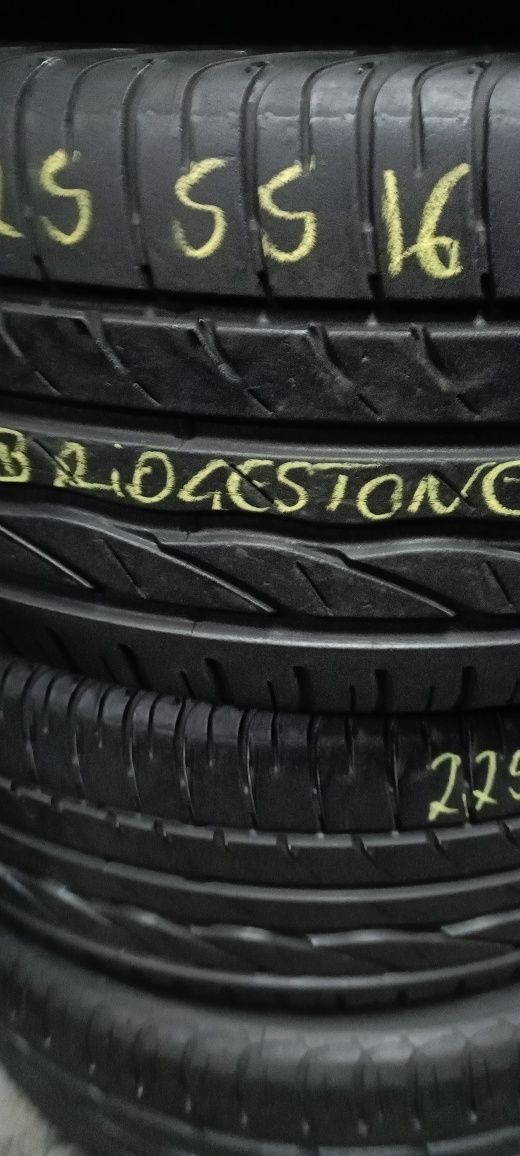 Pneus  225/55/16