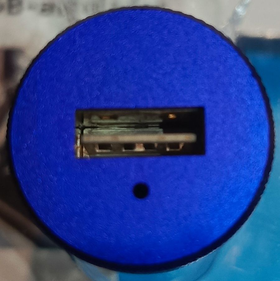 Ładowarka samochodowa,bez kabla USB.