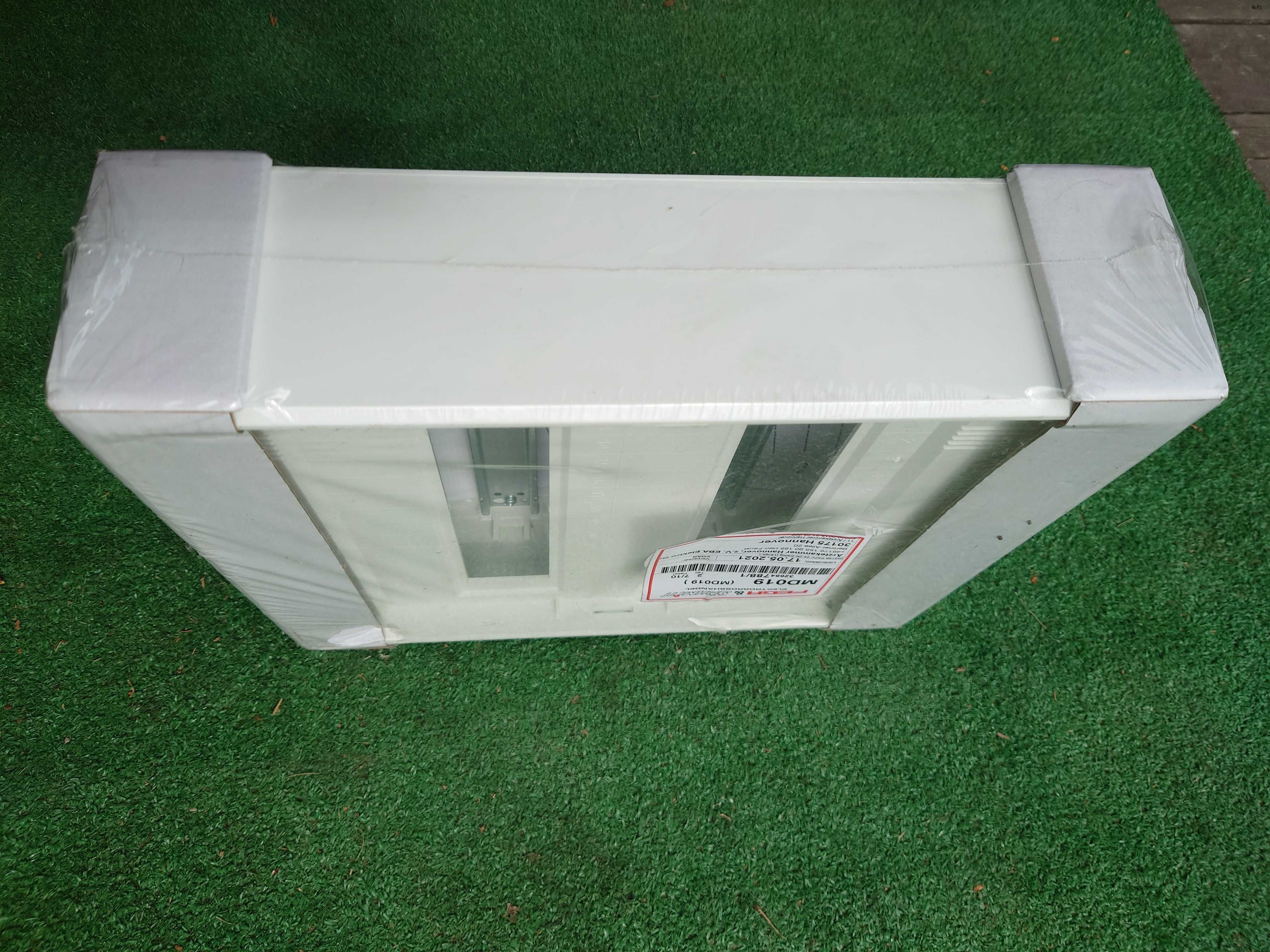 Skrzynka rozdzielcza natynkowa IP30 PAPV 24-2N wys:375mm 24-28 mod