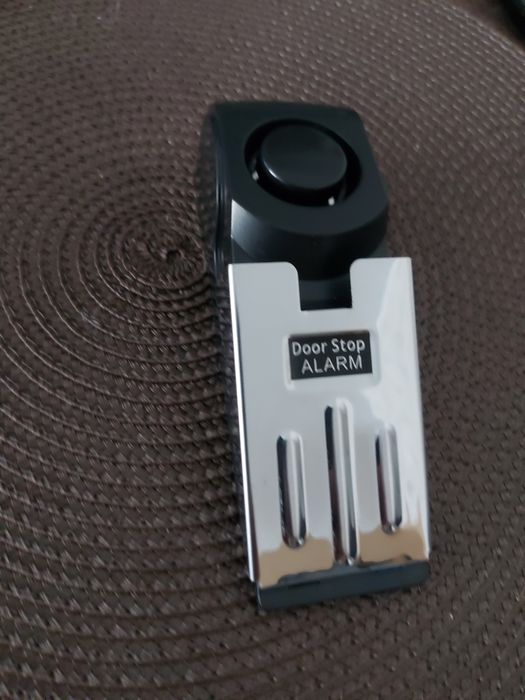 Bezprzewodowy alarm otwartych drzwi, okien.