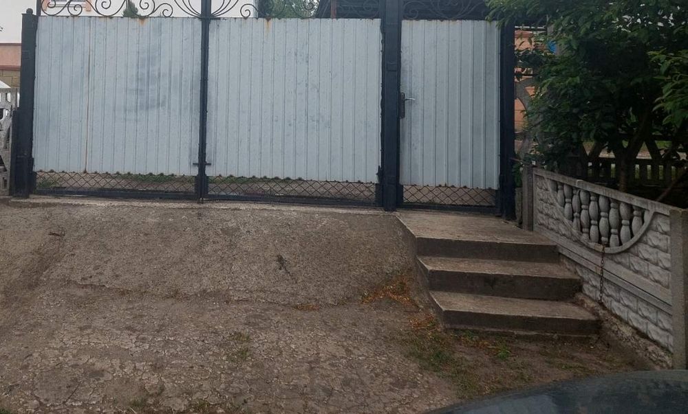 Продам  недорого будинок