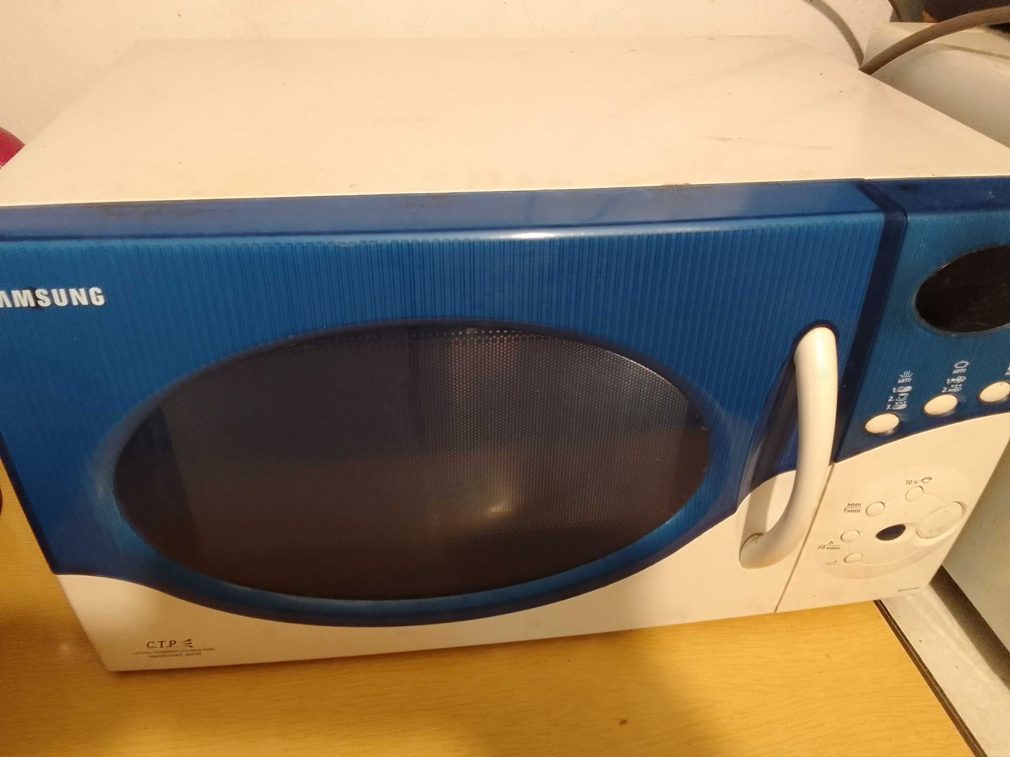 Микроволновая печь Samsung M187ANR