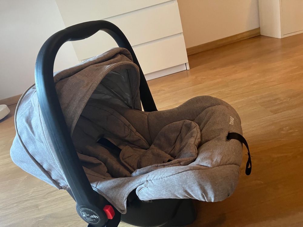 Carrinho de bebe + ovo e alcofa