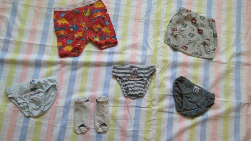 Majteczki, skarpetki Adidas, podkoszulka - 8 sztuk, dla 2 - 3 latka