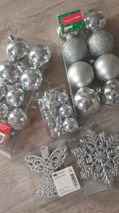 Zestaw ozdób choinkowych świątecznych srebrne złote  dekoracje