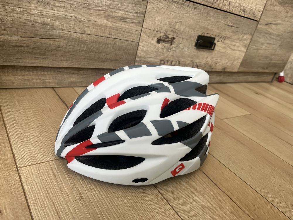 Kask rowerowy, hulajnoga, deskorolka