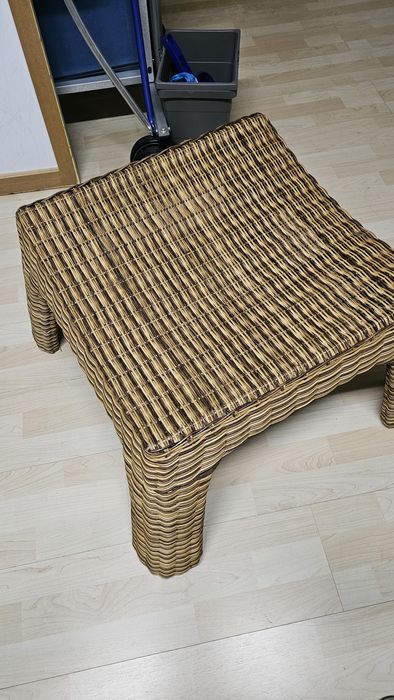 Mesa de apoio/banco em verga