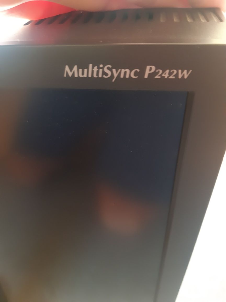 NEC monitor multisync P242W