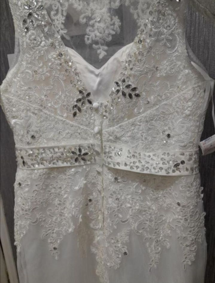 Свадебное платье невесты нарядное белое со шлейфом для свадьбы