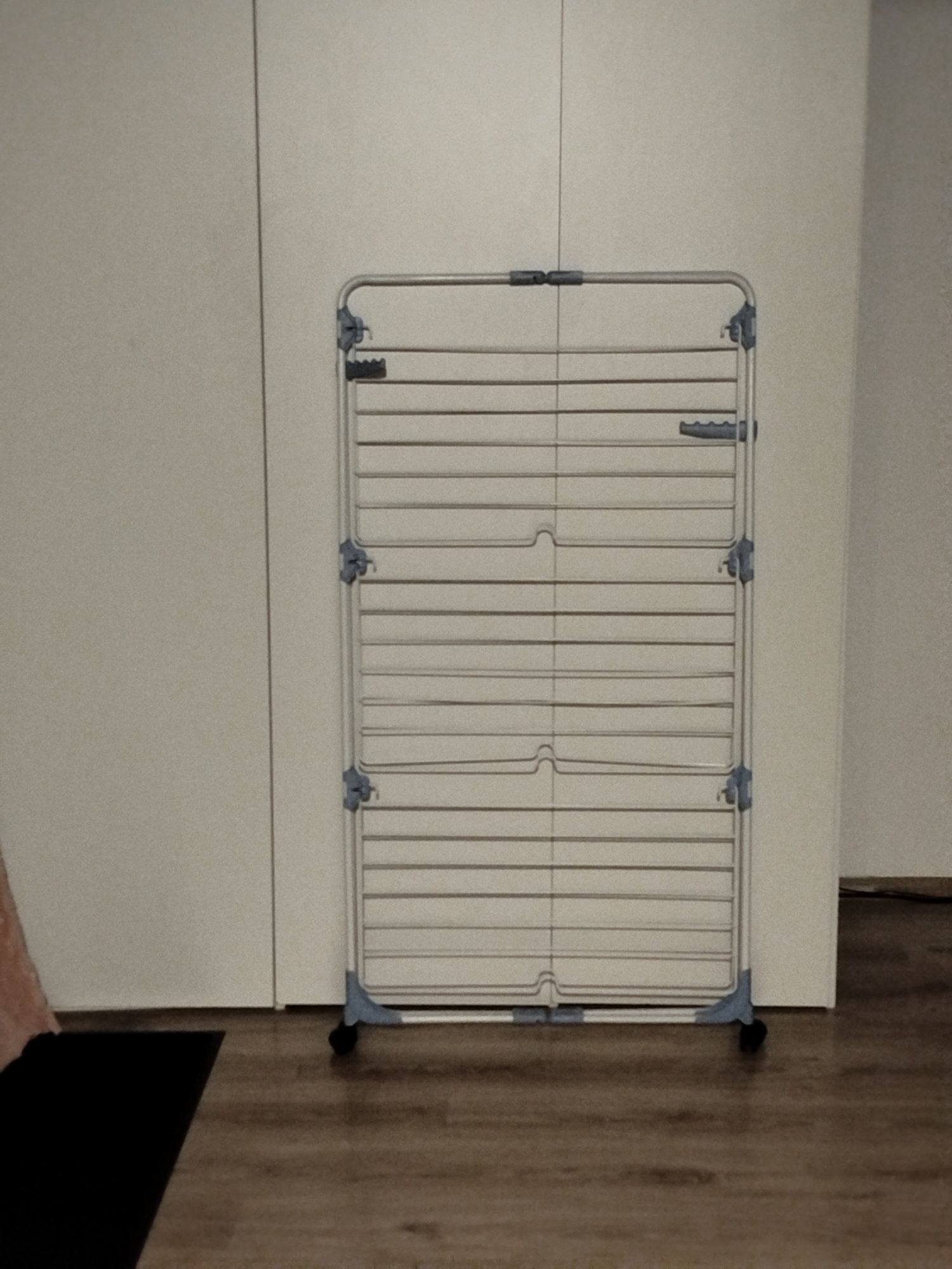 Suszarka kolumnowa Vileda na kółkach