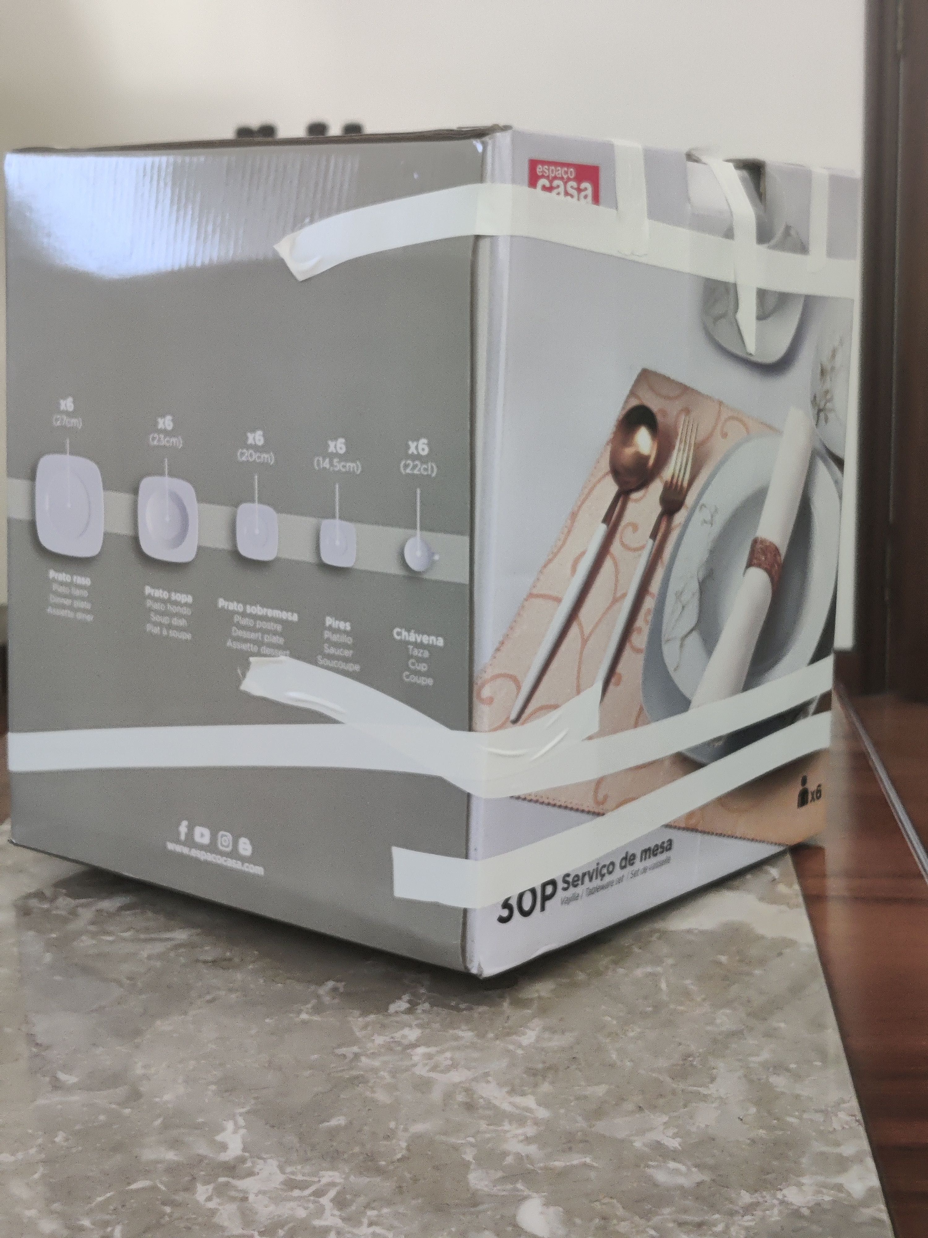 Serviço de mesa 30 peças em porcelana com Design Floral - NOVO