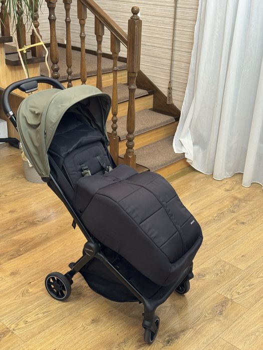 Прогулянкова коляска