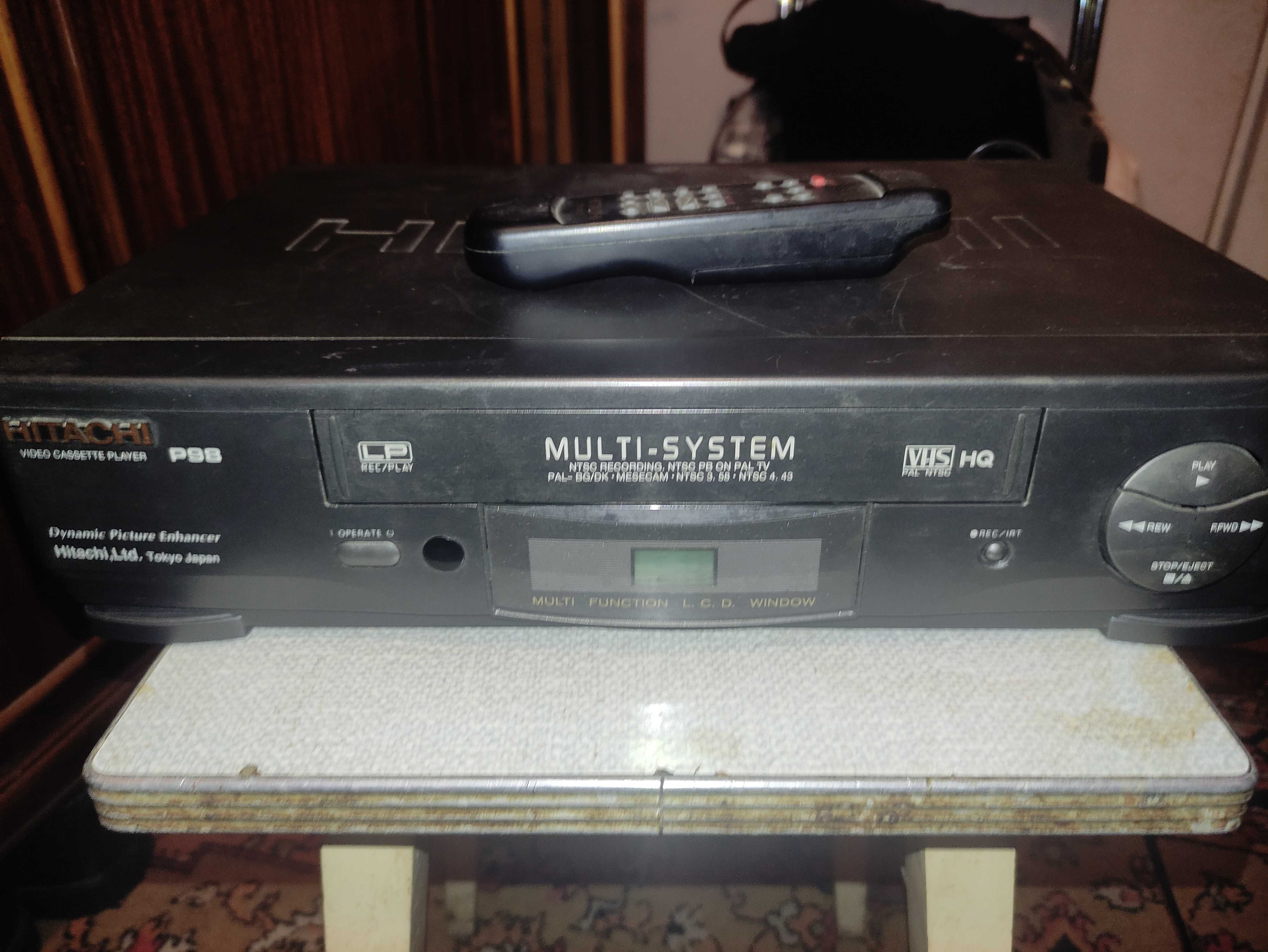 Видеомагнитофон HITACHI  VT-P98 рабочий