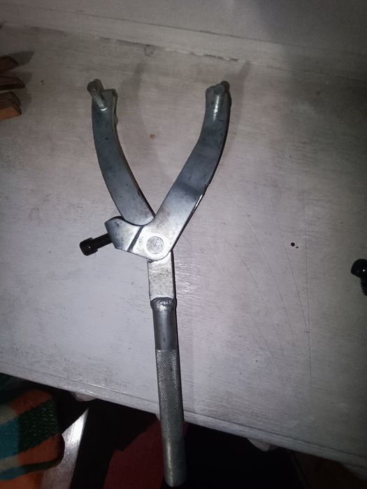 Сьемник для вариаторов скутеров