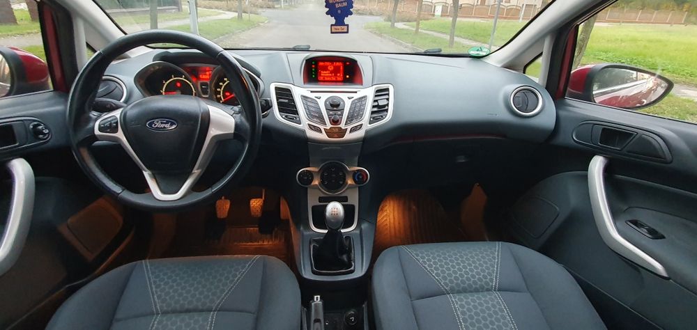 Fiesta/1.25/Titanium/1.25/82KM/KeylessGo/Klima/Wymieniony Rozrząd/Alu/