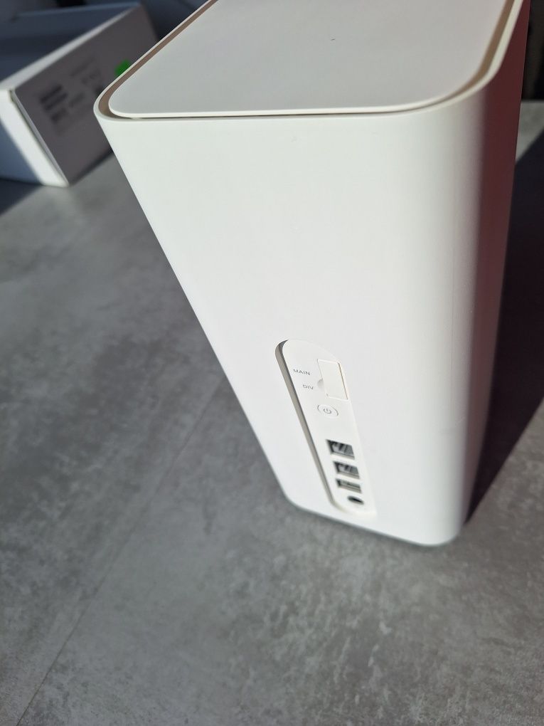 Router, modem Huawei b818-263