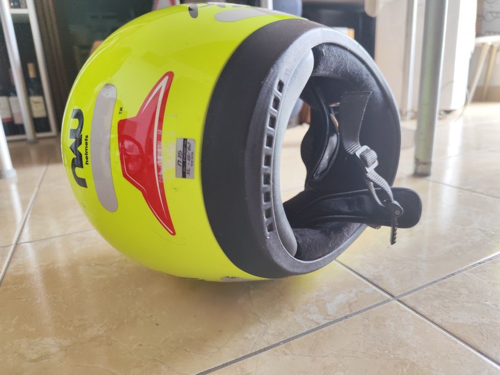 Capacete NAU amarelo