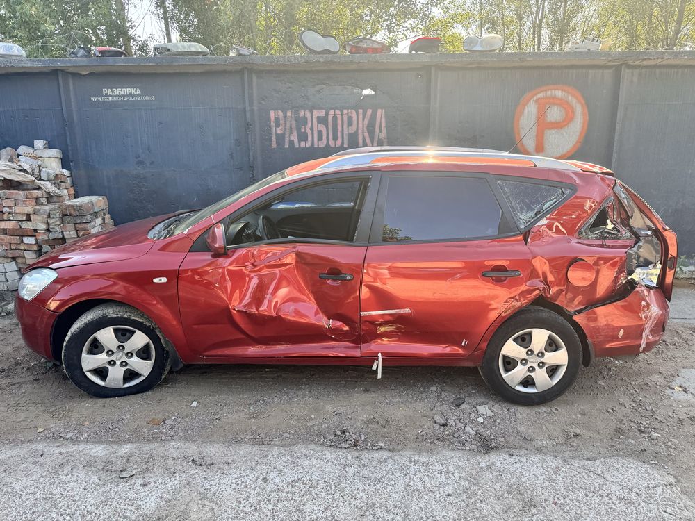 Kia Ceed 1.6 універсал мкпп 2008 після ДТП