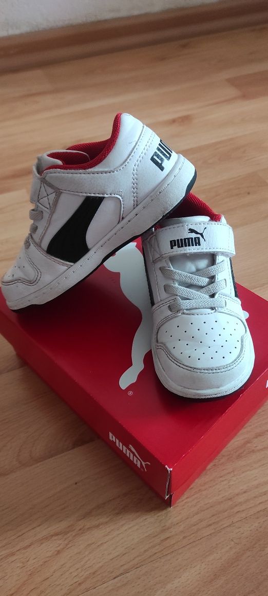 Продам дитячі кросівки Puma (осінь)