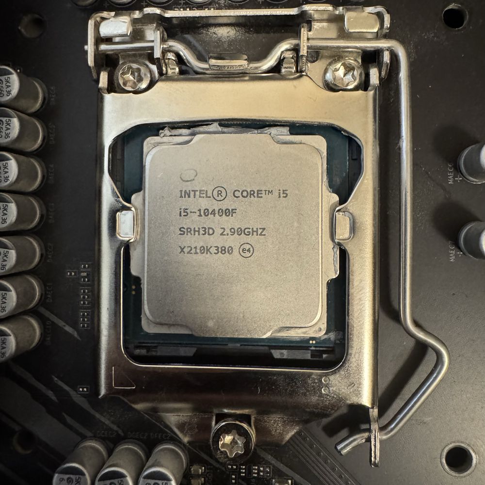 Комплект i5 10400F, B560 Aorus процесор, материнська плата
