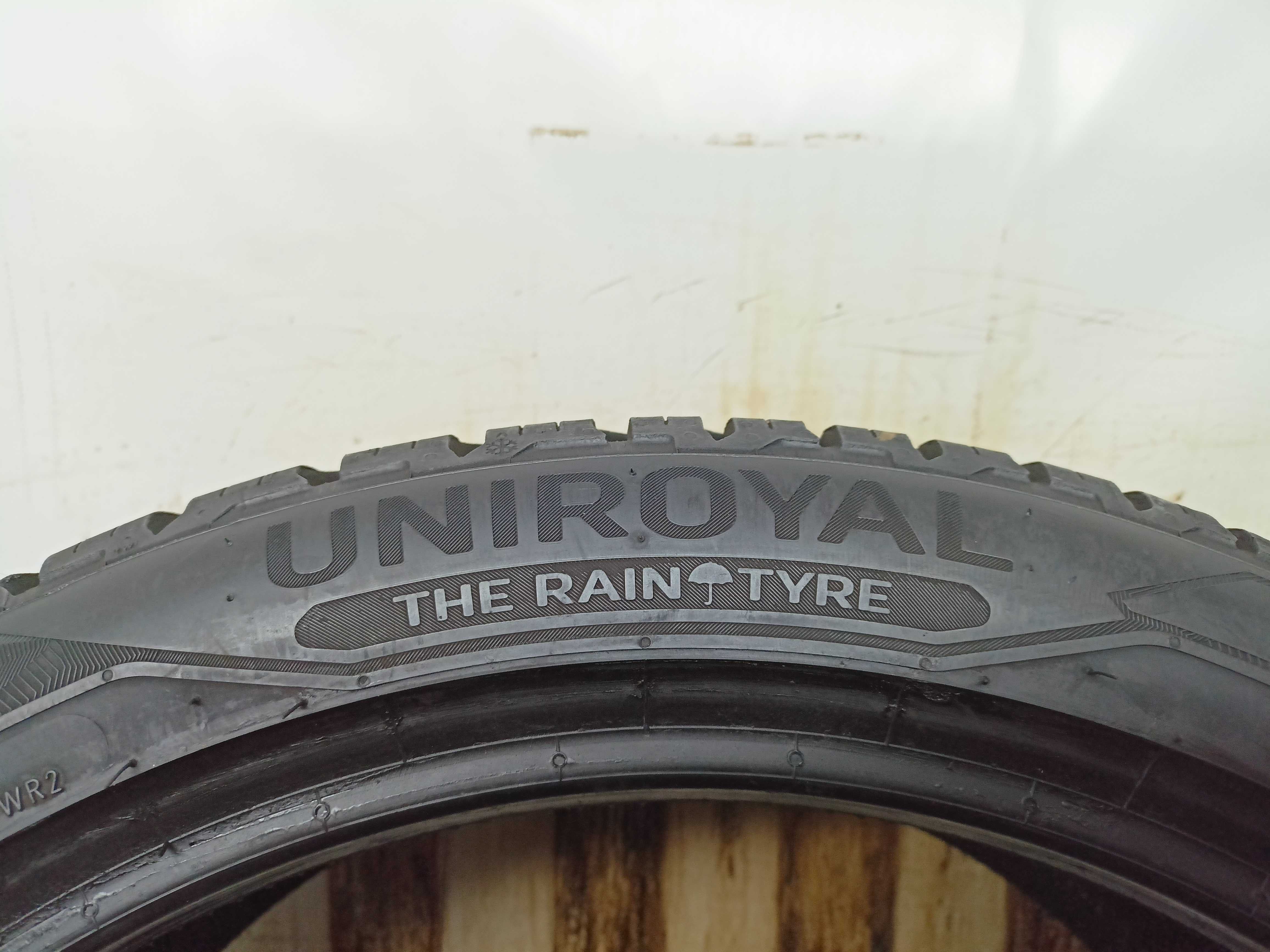 Uniroyal AllSeason Expert 2 225/40/18 21r. 92V 7,8mm (4607)
