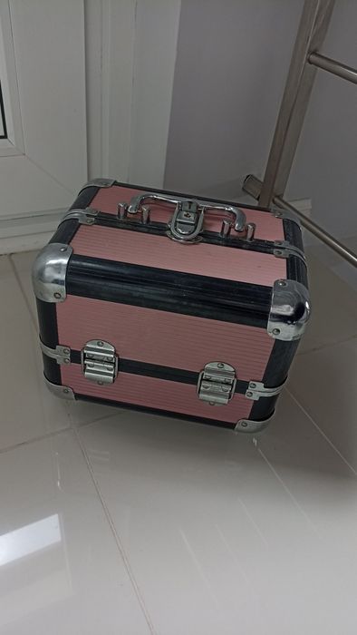 Kufer kosmetyczny różowy