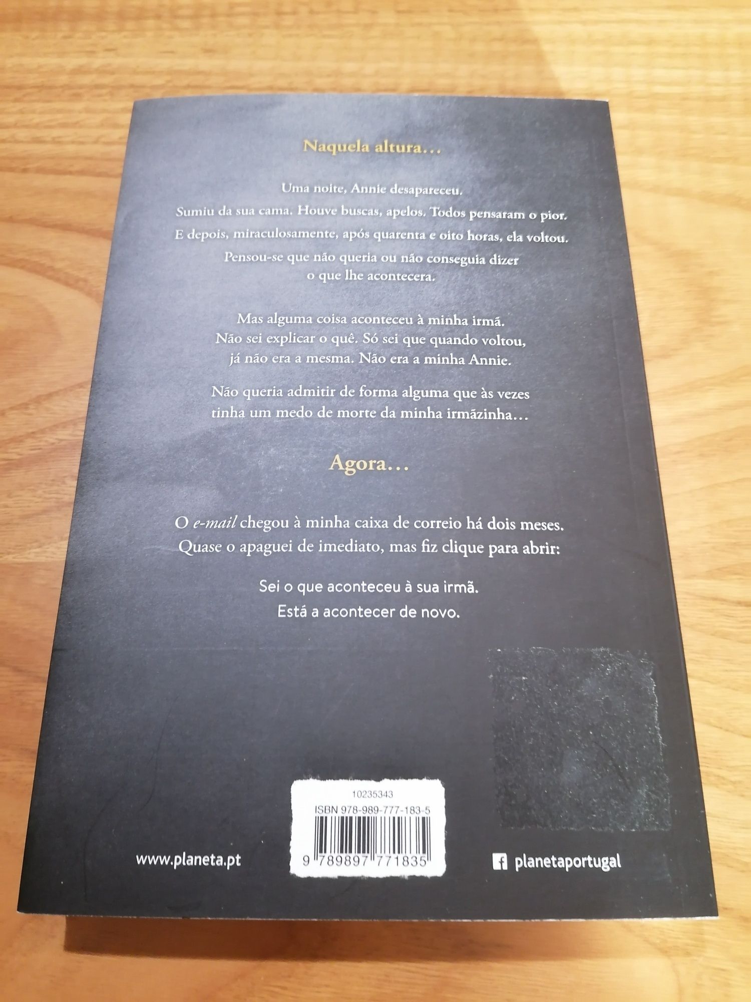Livros de suspense.
