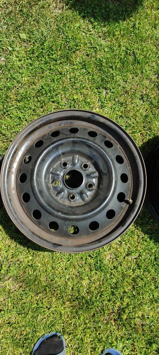 Orginalne Felgi stalowe toyota Auris e15 5x114.3