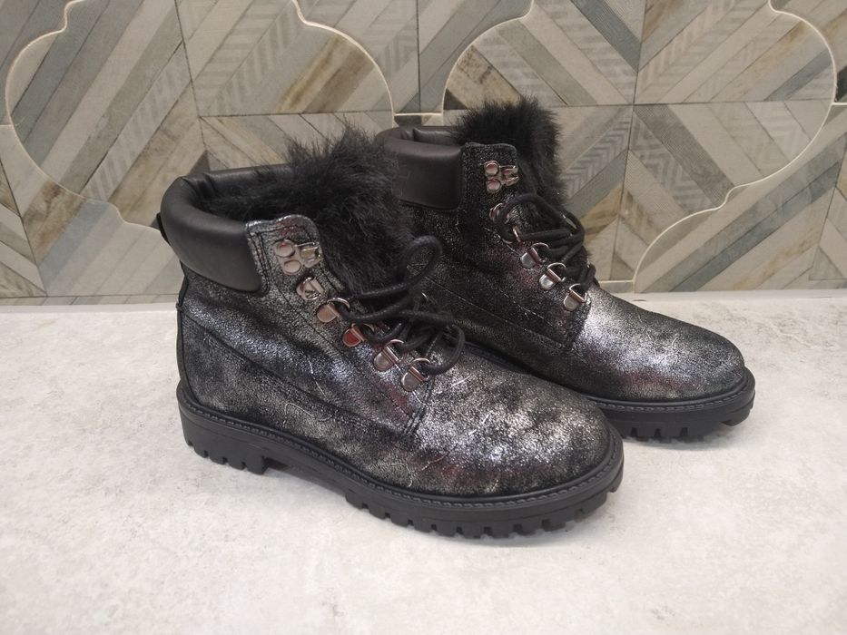 Guess/buty zimowe/nowe/czarne+srebrne/futro/ roz 36