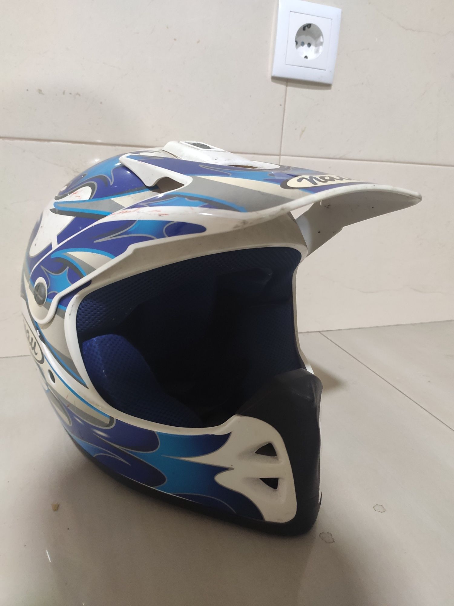 Vendo capacete de mota usado