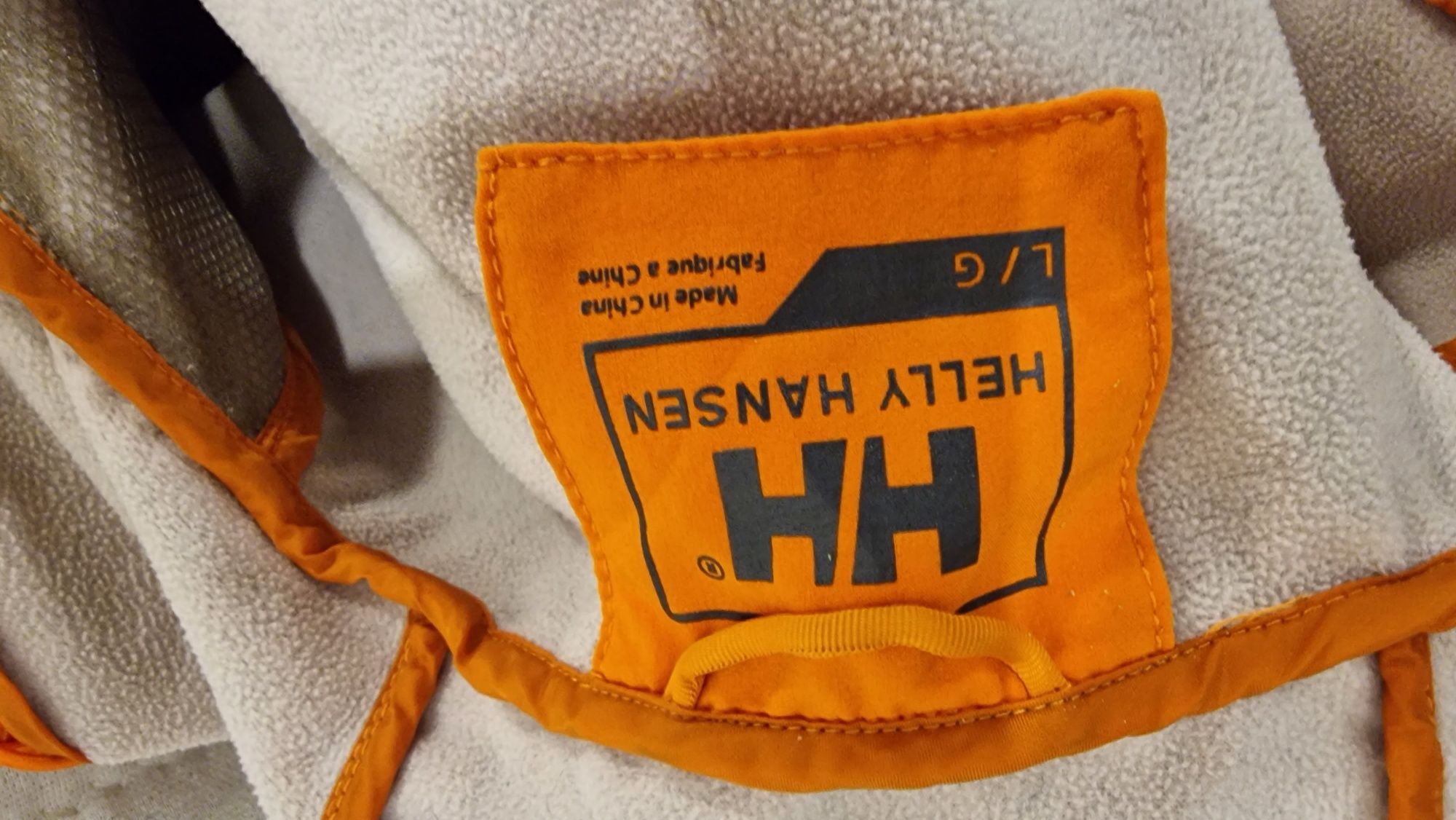 Piękna kurtka Helly Hansen  pomarancz L super