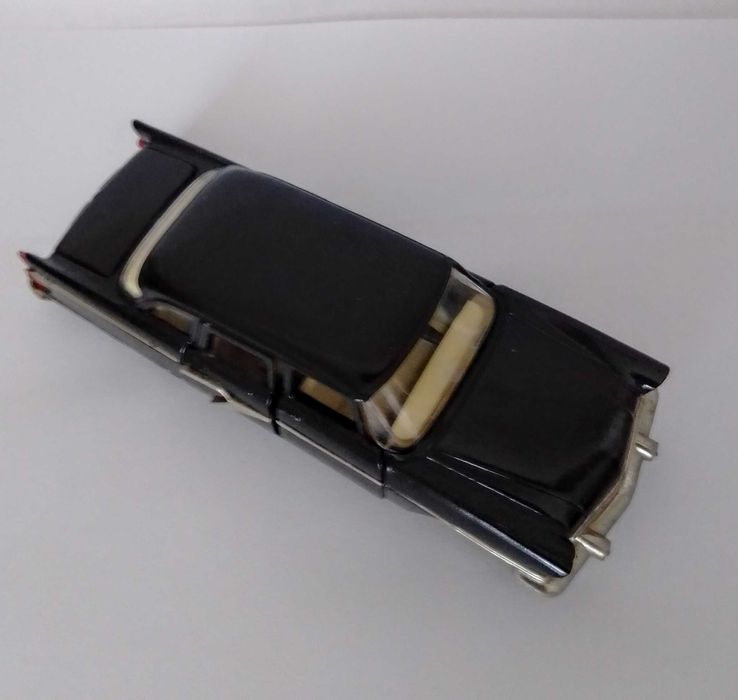 Модель СССР 1:43 Чайка ГАЗ13