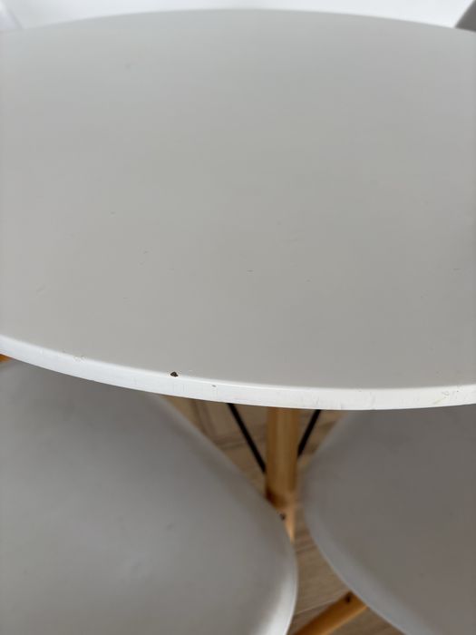 Zestaw stół okrągły + 4 krzesła w stylu skandynawskim: