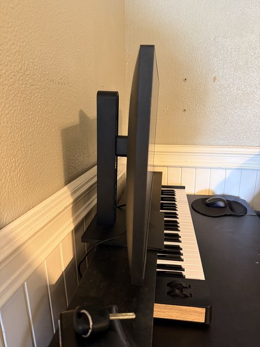 Monitor OMEN 27 FHD 165hz 2 meses de uso, com garantia.