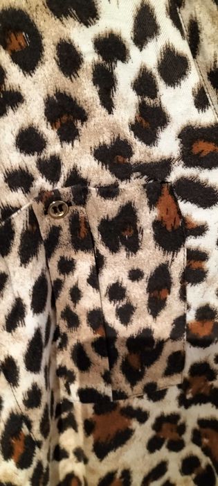 camisa tigresa com manga comprida