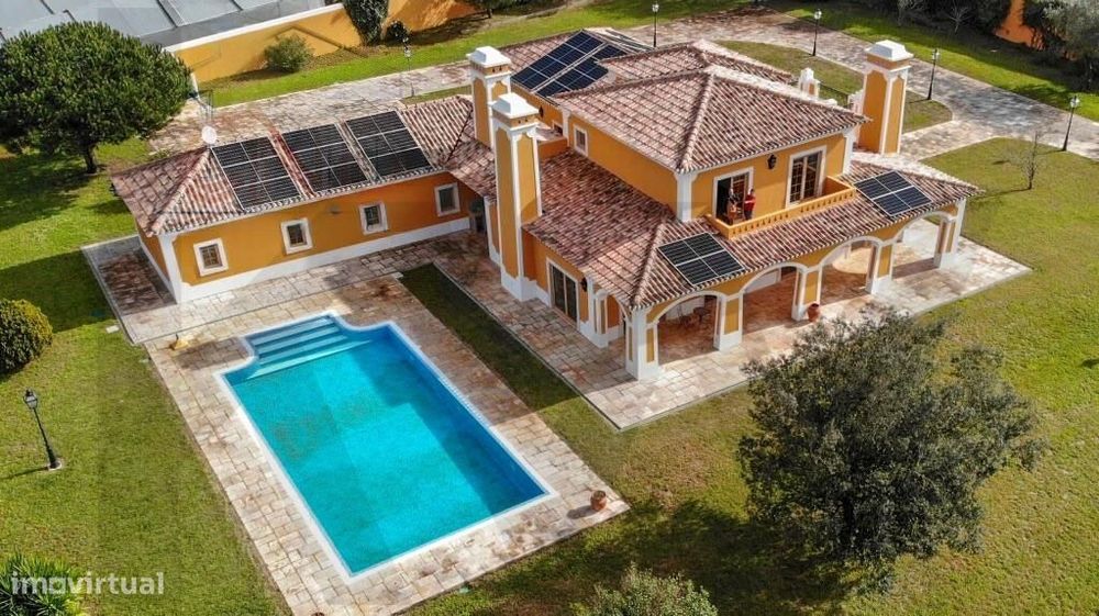 Quinta Exclusiva com Moradia T4, Piscina Infinita e Vista Panorâmica –