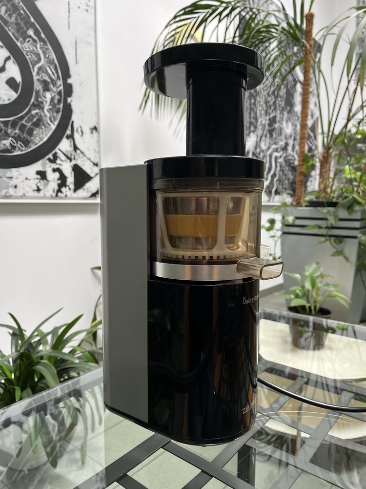 Wyciskarka do owoców, warzyw i ziół ZELMER Juice Maker JP1500