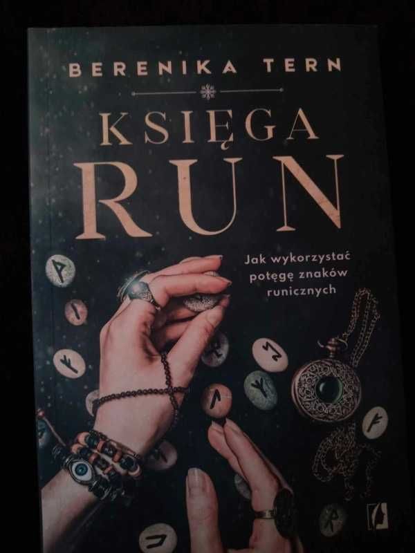 Ksiega run Berenika Tern