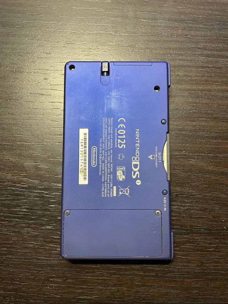 Nintendo DSi + карта на 4GB та стілус