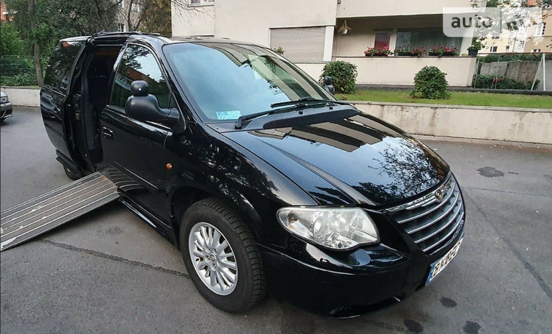 Chrysler Grand Voyager 2007 пристосован для людей на інвалідному візку