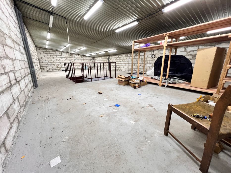 Офіс склад та виробниче приміщення з власним двором