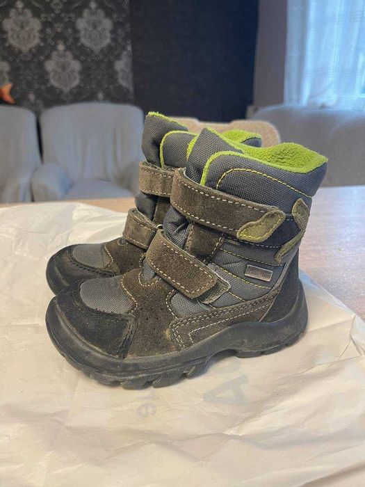 Buty chłopiece zimowe r. 25