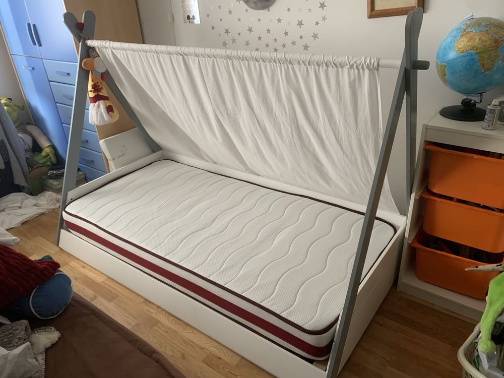 Cama de crianca em formato de tenda de indio