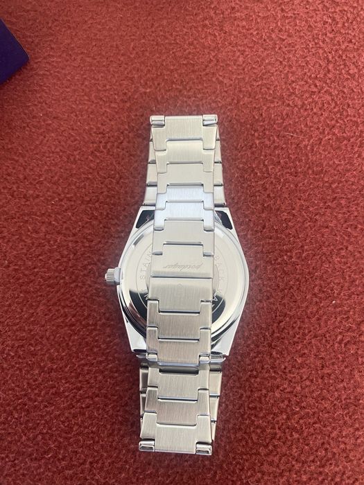 Relógio de quartzo poedagar prateado