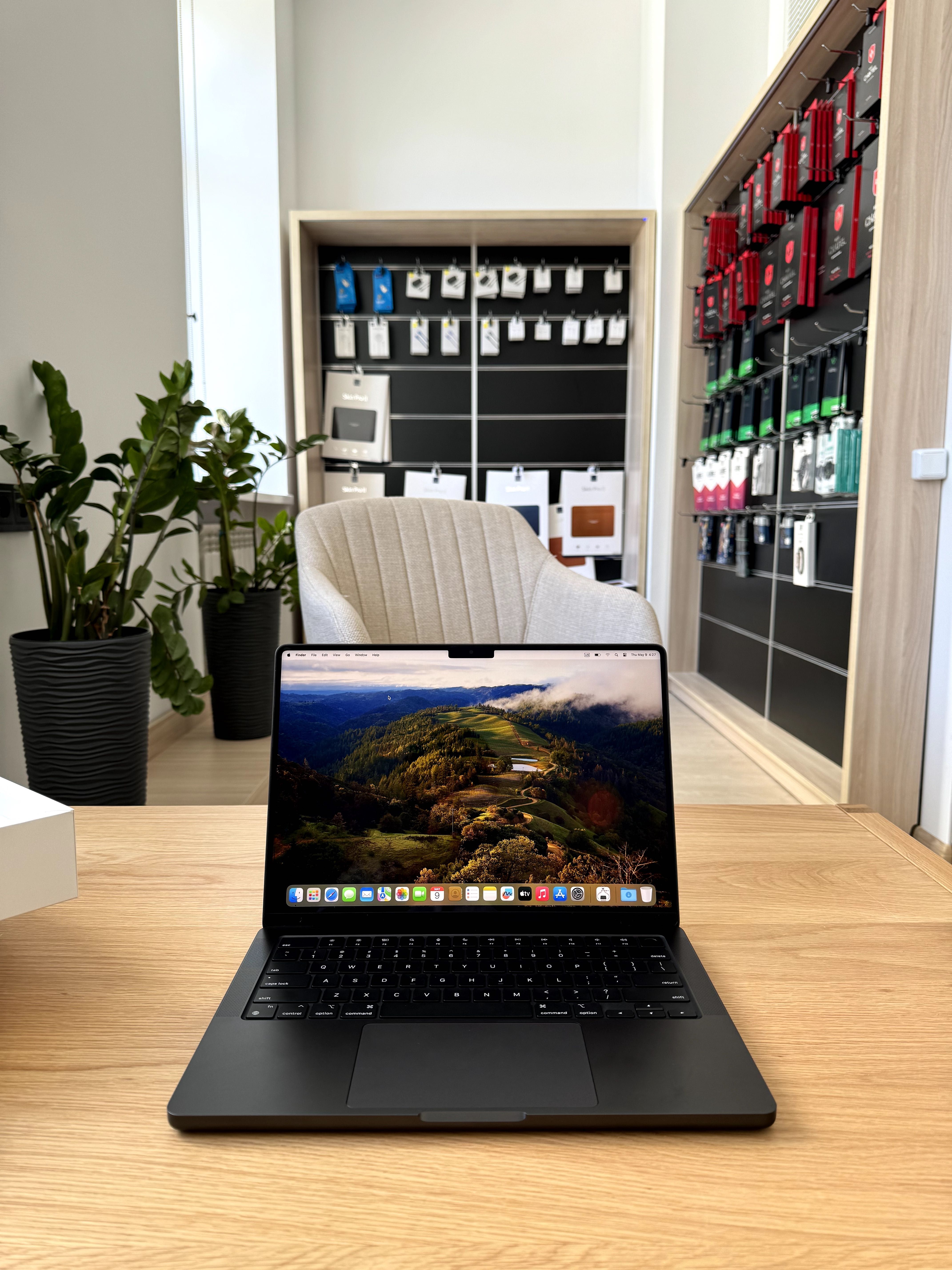 Ноутбук Apple MacBook Pro 14" Space Black Late 2023 (MRX33) 18/512